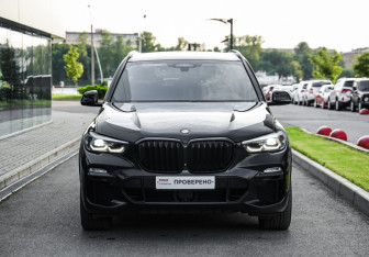 Подержанный автомобиль BMW X5 2019 года (4 фото)
