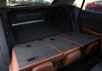 Подержанный автомобиль Audi Q8 2018 года (35 фото)