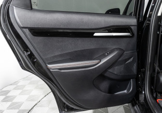 Подержанный автомобиль Kia Seltos 2023 года (27 фото)