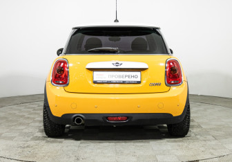 Подержанный автомобиль MINI Hatch 2014 года (6 фото)