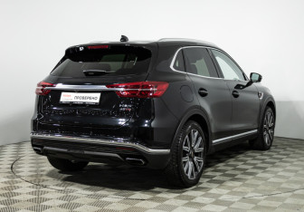 Подержанный автомобиль Hongqi HS5 2024 года (5 фото)