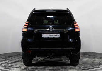 Подержанный автомобиль Toyota Land Cruiser Prado 2021 года (7 фото)