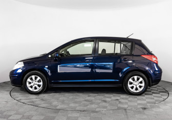 Подержанный автомобиль Nissan Tiida Hatchback 2008 года (8 фото)