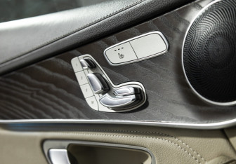 Подержанный автомобиль Mercedes-Benz GLC Coupe 2016 года (15 фото)