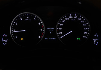 Подержанный автомобиль Lexus ES 2013 года (22 фото)