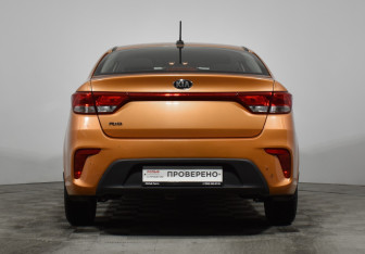 Подержанный автомобиль Kia Rio Sedan 2017 года (6 фото)