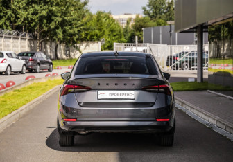Подержанный автомобиль Skoda Octavia Liftback 2021 года (7 фото)