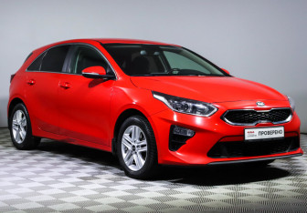 Подержанный автомобиль Kia Ceed Hatchback 2019 года (7 фото)