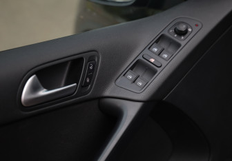 Подержанный автомобиль Volkswagen Tiguan 2016 года (22 фото)
