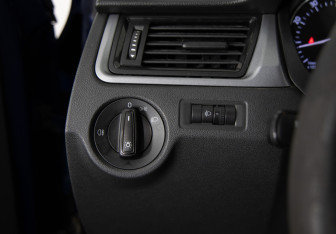 Подержанный автомобиль Skoda Rapid Liftback 2015 года (16 фото)