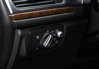 Подержанный автомобиль Audi A6 Sedan 2013 года (23 фото)