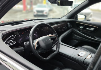 Подержанный автомобиль Exeed VX 2023 года (27 фото)