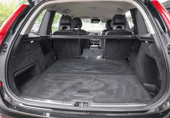 Подержанный автомобиль Volvo XC90 2016 года (34 фото)