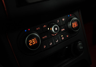 Подержанный автомобиль Nissan Qashqai+2 2011 года (16 фото)