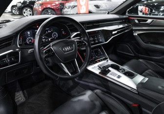 Подержанный автомобиль Audi A6 Sedan 2018 года (22 фото)