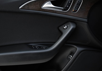 Подержанный автомобиль Audi A6 Sedan 2016 года (24 фото)