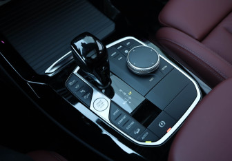 Подержанный автомобиль BMW X3 2024 года (14 фото)