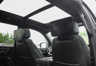 Подержанный автомобиль Chevrolet Tahoe 2021 года (32 фото)