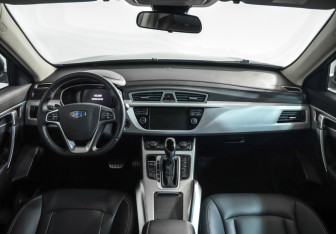 Подержанный автомобиль Geely Atlas 2018 года (10 фото)