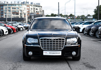 Подержанный автомобиль Chrysler 300C Sedan 2006 года (2 фото)