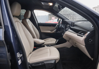 Подержанный автомобиль BMW X1 2021 года (21 фото)