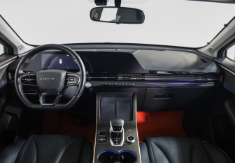Подержанный автомобиль Omoda C5 2023 года (10 фото)
