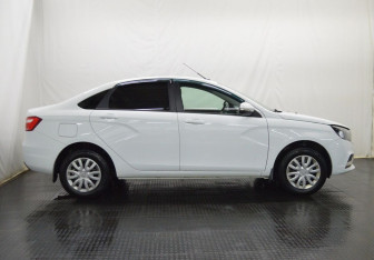 Подержанный автомобиль LADA (ВАЗ) Vesta Sedan 2021 года (4 фото)