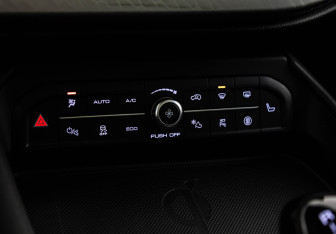 Подержанный автомобиль Haval F7 2022 года (17 фото)