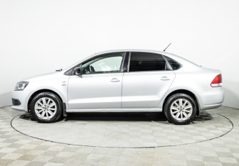 Подержанный автомобиль Volkswagen Polo Sedan 2013 года (8 фото)