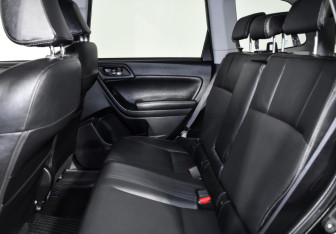Подержанный автомобиль Subaru Forester Suv 2018 года (12 фото)