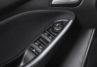 Подержанный автомобиль Ford Focus Wagon 2013 года (10 фото)