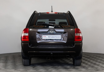 Подержанный автомобиль Kia Sportage 2006 года (6 фото)