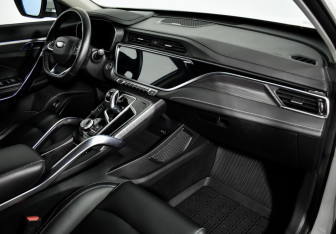 Подержанный автомобиль Geely Atlas Pro 2021 года (14 фото)