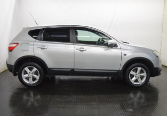 Подержанный автомобиль Nissan Qashqai 2012 года (4 фото)