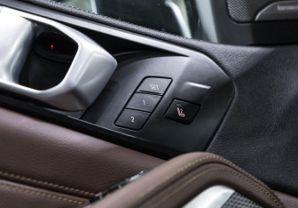Подержанный автомобиль BMW X5 2019 года (25 фото)