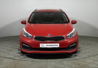 Подержанный автомобиль Kia Ceed Wagon 2017 года (2 фото)