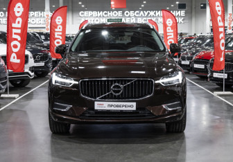 Подержанный автомобиль Volvo XC60 2019 года (3 фото)