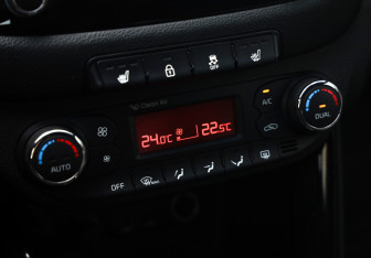 Подержанный автомобиль Kia Ceed Hatchback 2015 года (20 фото)