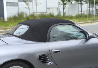 Подержанный автомобиль Porsche Boxster 2004 года (19 фото)
