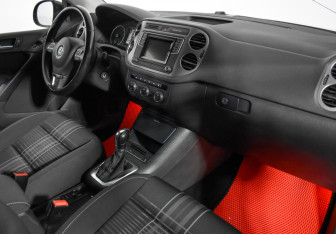 Подержанный автомобиль Volkswagen Tiguan 2015 года (12 фото)