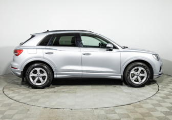 Подержанный автомобиль Audi Q3 2019 года (4 фото)
