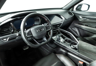 Подержанный автомобиль Geely Tugella 2023 года (11 фото)