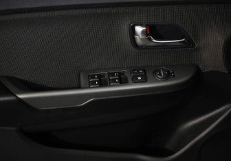 Подержанный автомобиль Kia Rio Hatchback 2017 года (20 фото)