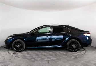 Подержанный автомобиль Toyota Camry Sedan 2020 года (9 фото)