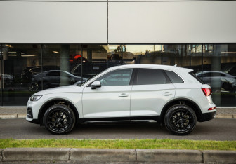 Подержанный автомобиль Audi Q5 2021 года (9 фото)