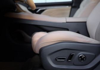 Подержанный автомобиль Voyah Free 2023 года (30 фото)