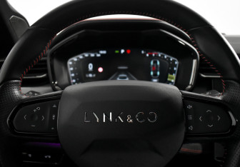 Подержанный автомобиль Lynk&Co 05 2023 года (17 фото)