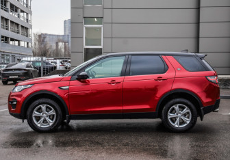 Подержанный автомобиль Land Rover Discovery Sport 2017 года (10 фото)