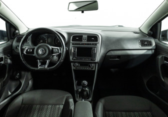 Подержанный автомобиль Volkswagen Polo Sedan 2018 года (13 фото)