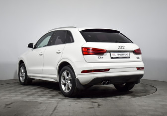 Подержанный автомобиль Audi Q3 2015 года (7 фото)